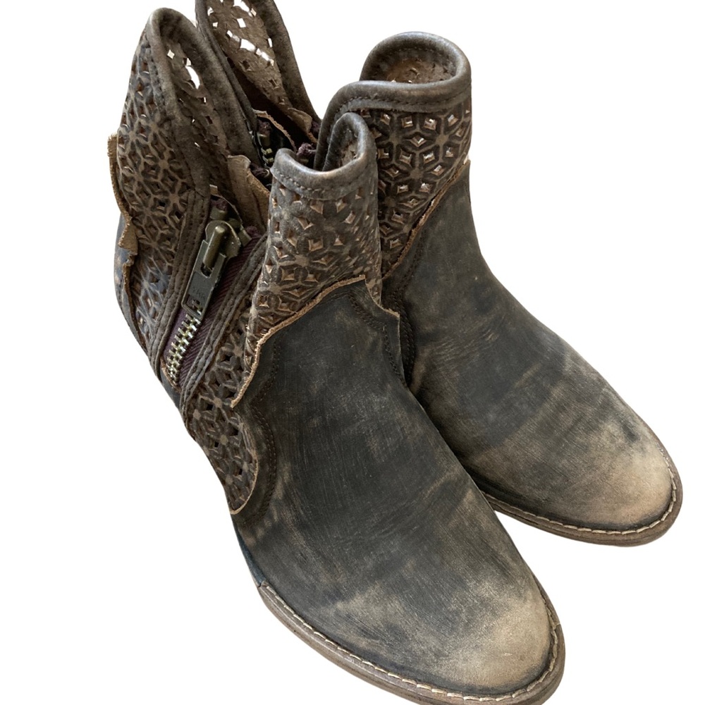 Circle G by Corral Distressed Leather Ankle Booties – Size 8 - Picture 4 of 13